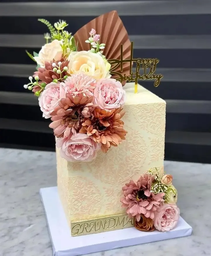 Gâteaux personnalisés — anniversaire, thème et cake design